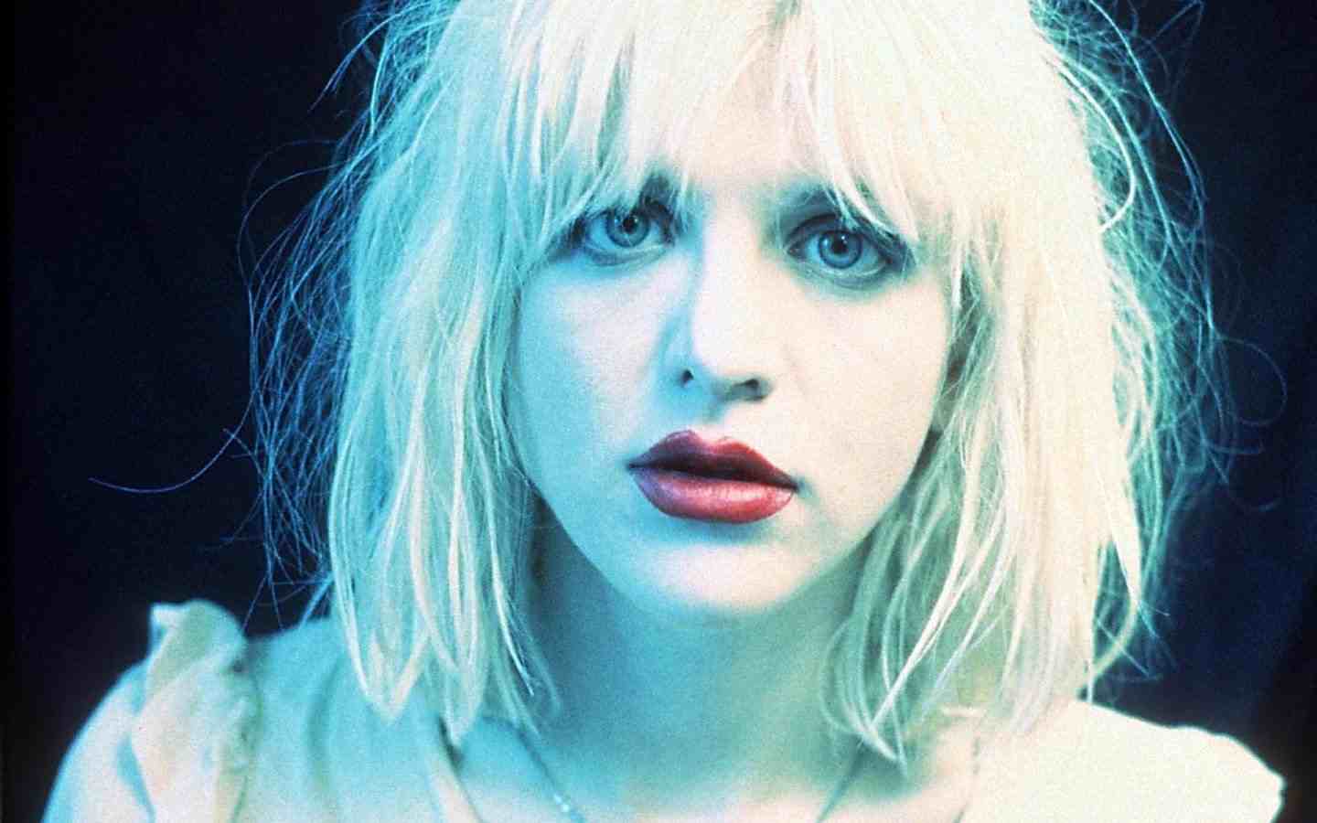 Courtney Love Joins Billie Joe Armstrong On Stage - Performs Three Covers