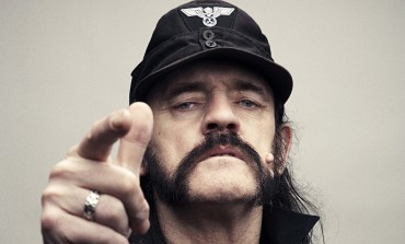Mötorhead leadman Lemmy dies.