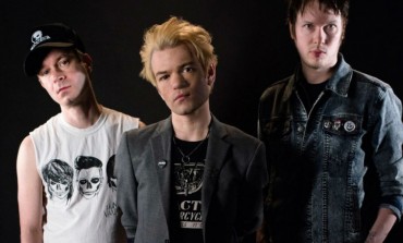 Sum 41 announce UK tour for 13 Voices album
