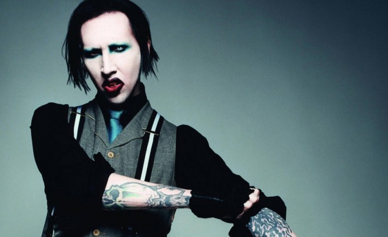 Marilyn Manson Forces Fan To Remove Avenge Sevenfold Shirt During Show