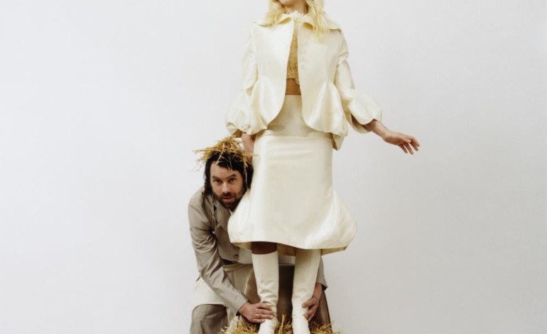LUMP (Laura Marling and Mike Lindsay) Release ‘Climb Every Wall’