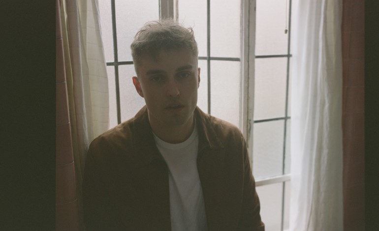 Sam Fender Performs Hit Single ‘Seventeen Going Under’ Within Top Of The Pops New Years Special