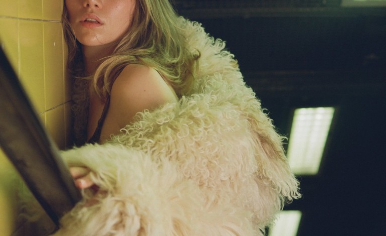 Suki Waterhouse Releases New Single ‘OMG’